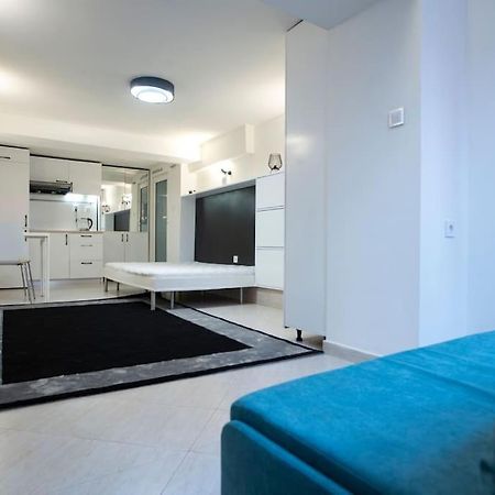 Studio With Courtyard Just Steps Away Vitosha Str София Екстериор снимка