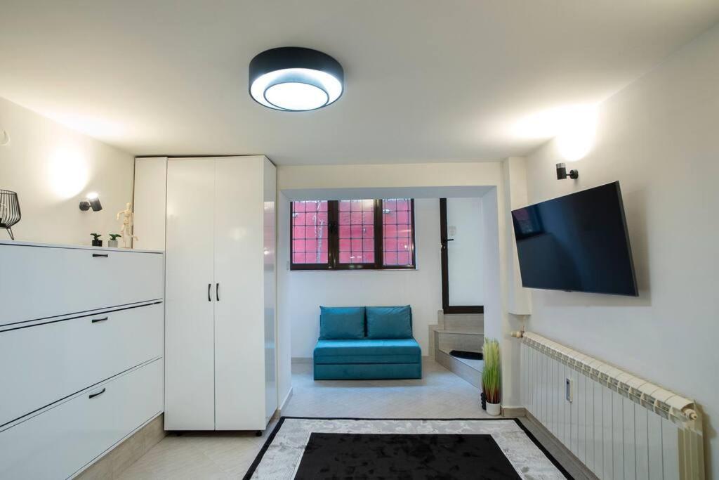 Studio With Courtyard Just Steps Away Vitosha Str София Екстериор снимка