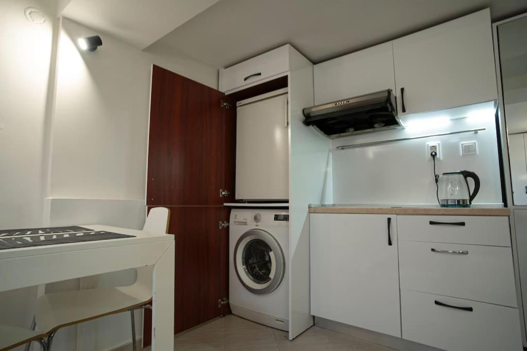 Studio With Courtyard Just Steps Away Vitosha Str София Екстериор снимка
